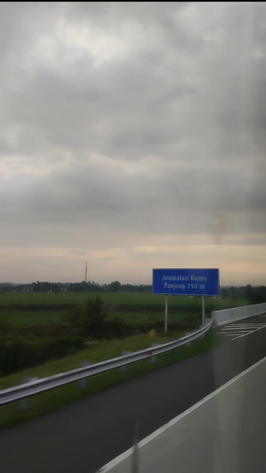 enjoy your day

 #seninceria
 #tolsurabaya