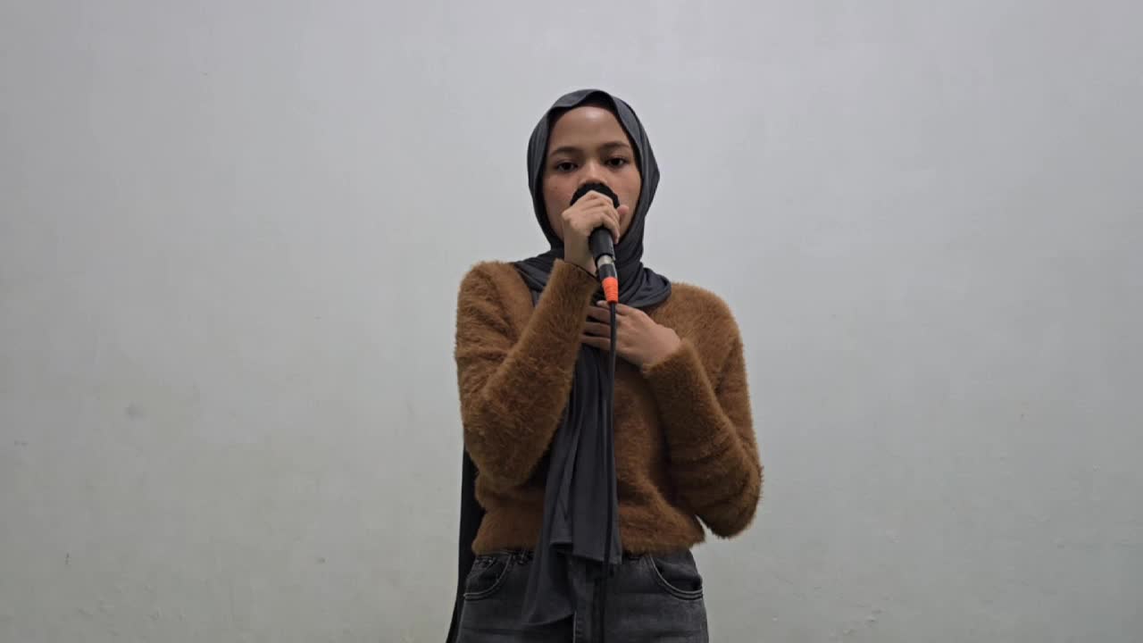 IDOL_XIII ADELIA WAFA YUNAN 17 TAHUN KOTA
MEDAN TRAITOR