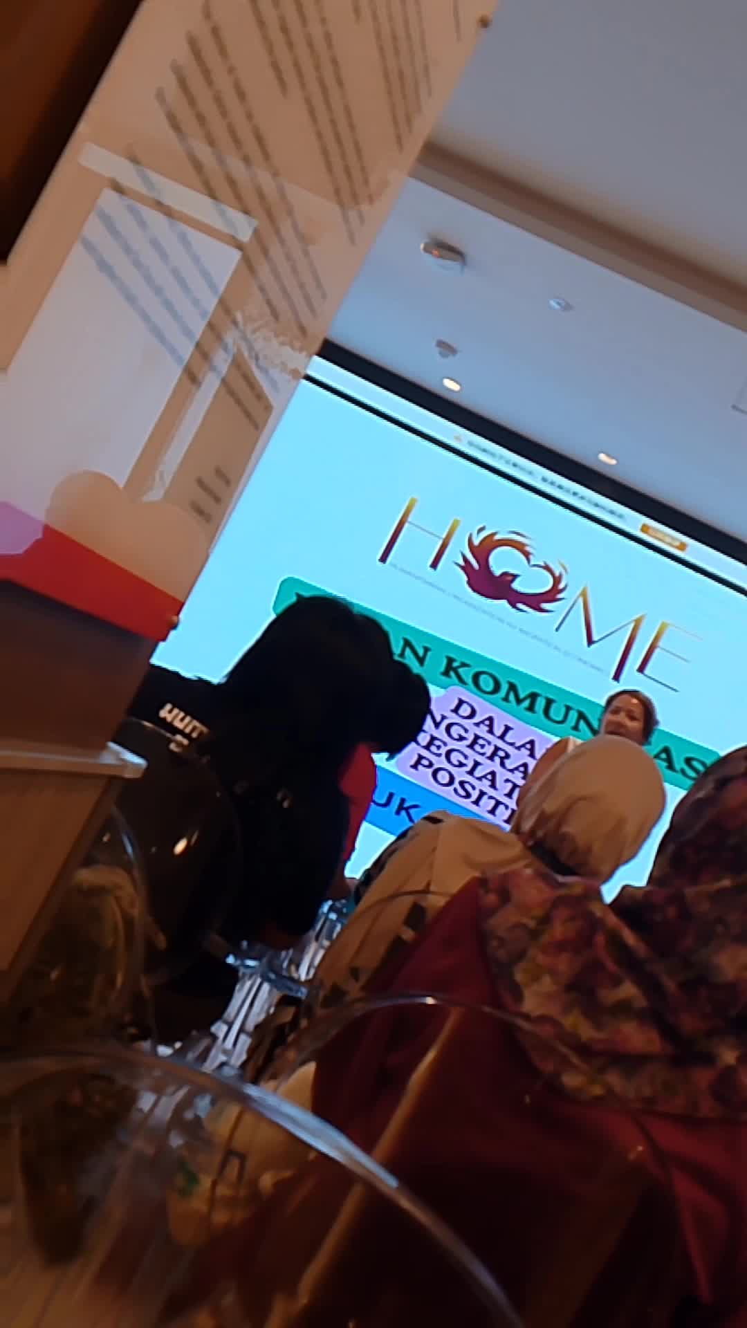presentasi PMI di Singapore 