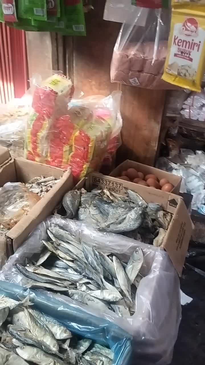 kepasar beli iwak asin😋 

 #jangkauanluas 
#viralreels  #interaksisemuaorang 