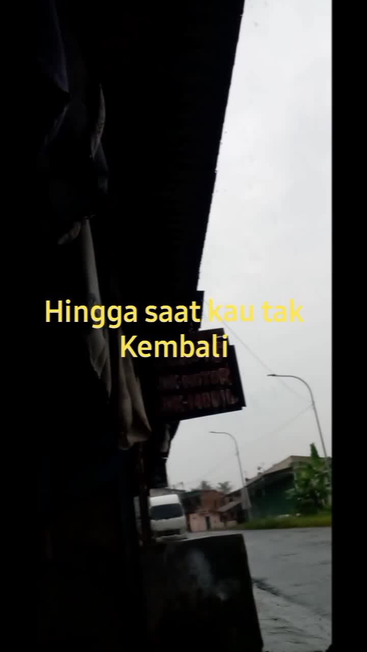 hujan nya deras sangat