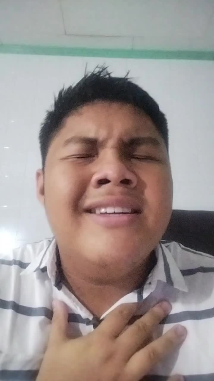 IDOL_XIII NAMA SAYA KEY CELLOWAN GANNON USIA 23 ASAL KOTA MEDAN JUDUL LAGU MENJADI MILIKKU 