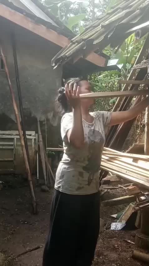 cewek kuat serba bisa?
 #pedesaan
 #wanitakuat
 #viral
