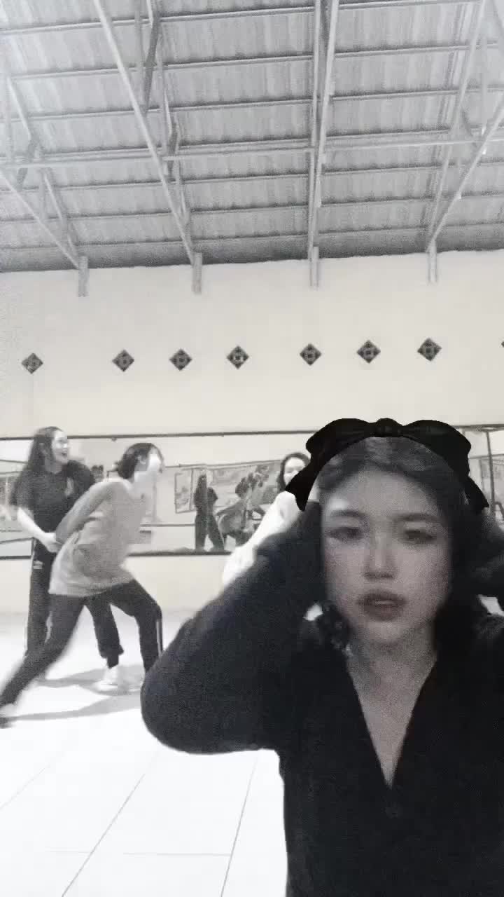 kasih ide dong besok upload apa ya? 