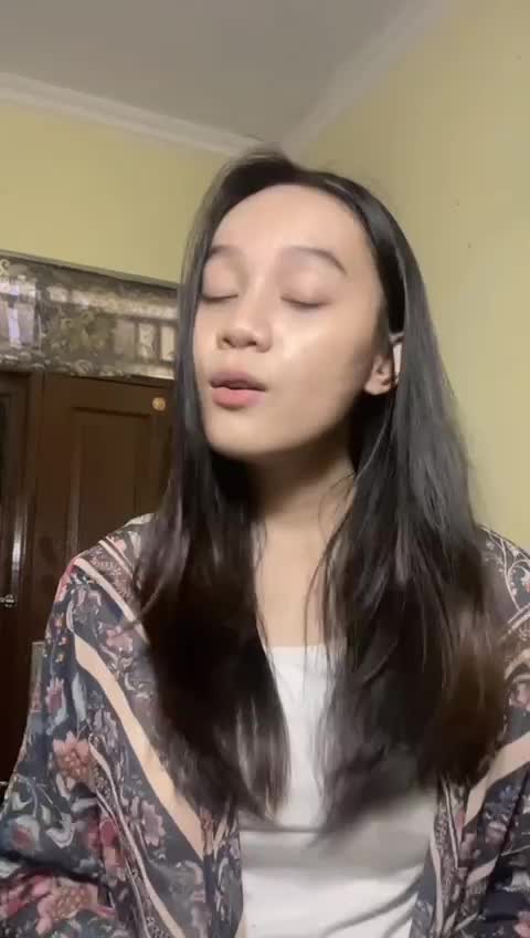 IDOL_XIII ANGELINA 20 JAKARTA WANNA HOLD U TIGHT