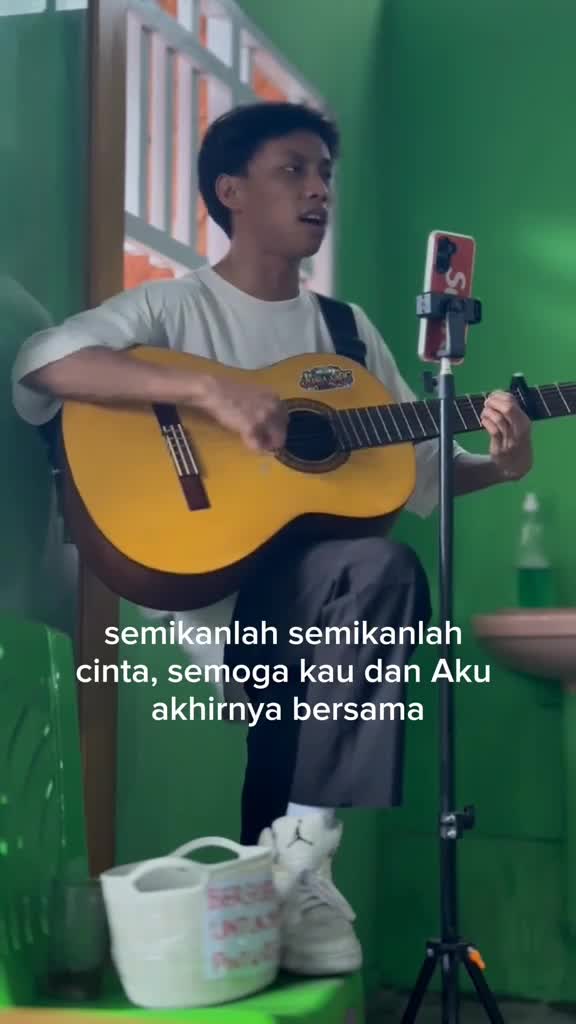 Aku Cinta Padamu 
#SitiNurhaliza  #CoverMusik  #gorontalopunya  #Pengamenjalanan  #LaguViral  #musisikampung  #thenextidol 