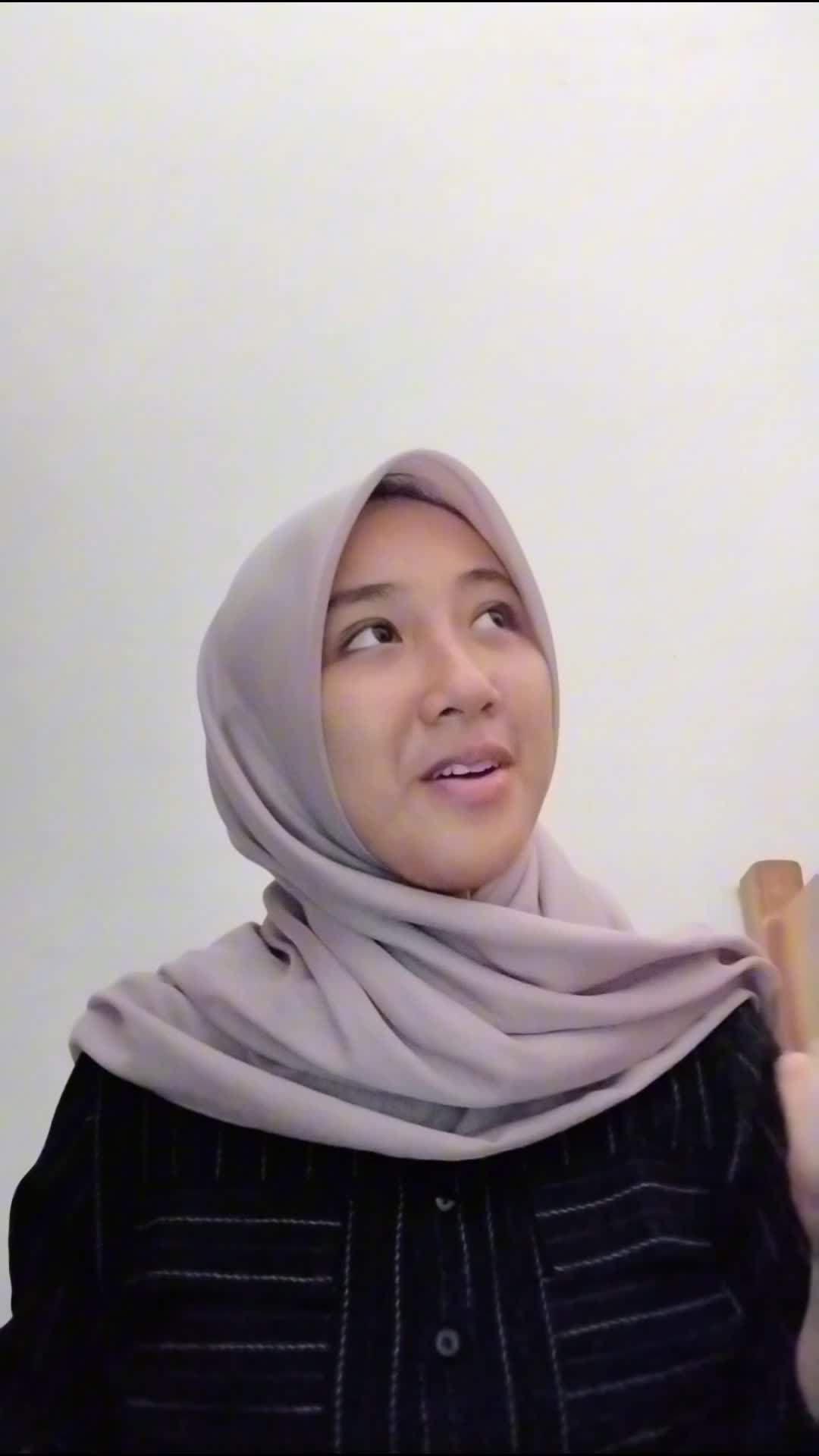 IDOL_XIV R.A AZZALIA PUTRI 19 TAHUN PAYAKUMBUH BOLEH JUGA & BERKACA-KACA  #INDONESIANIDOL 