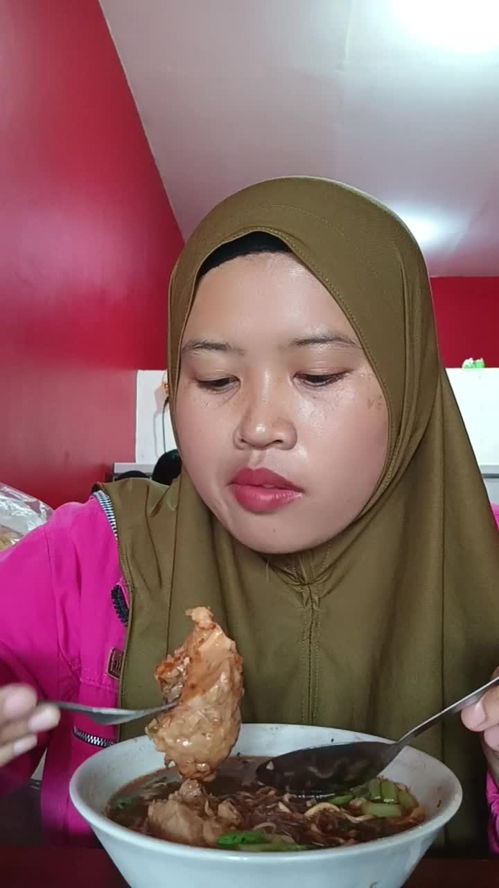memanjakan diri dulu dengan semangkok bakso  #short 