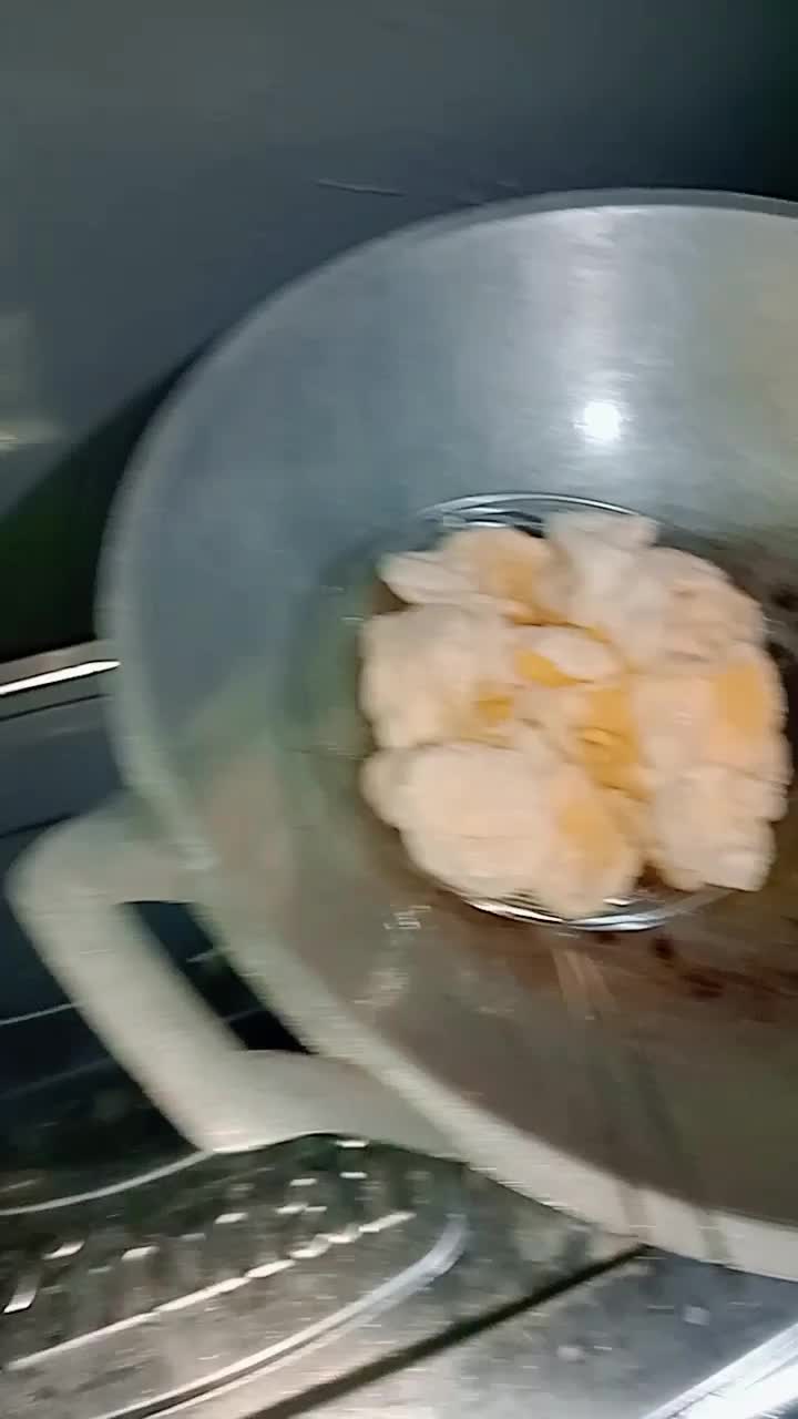 Masakan enak tapi masaknya satset

 #fyp  #fypシ゚viral  #viral  #masakansimpel  #masakanrumahan  #bekalmakan  #RCTIPlus  #HOTrctiplus 