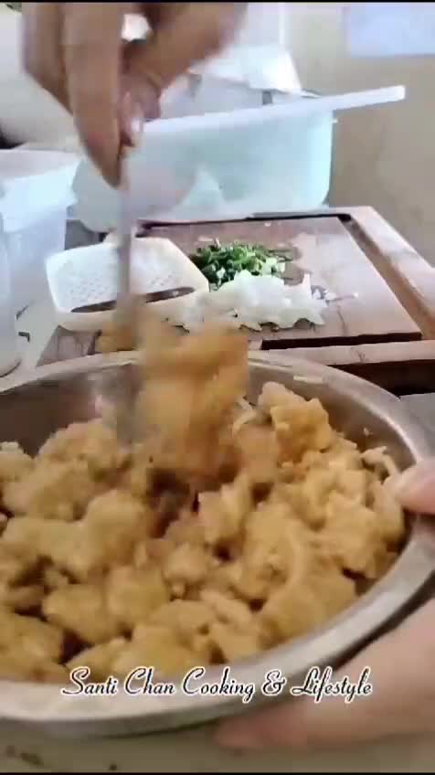 Bahan :
4 lbr roti gandum
¼ siung bawang bombay
½ sdt kaldu jamur
1 ktk kecil keju
merica secukupnya
3 btr telur ayam
margarin  secukupnya
1