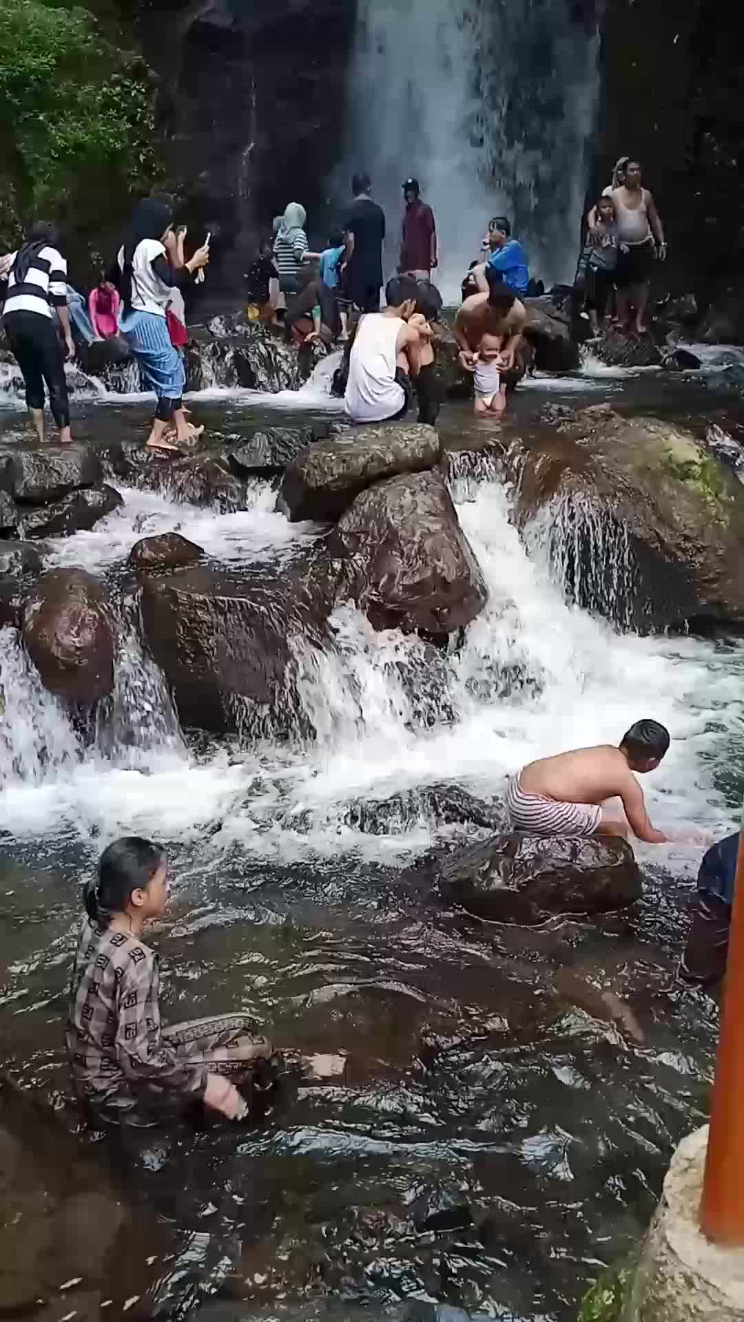 segeeeeernya main air