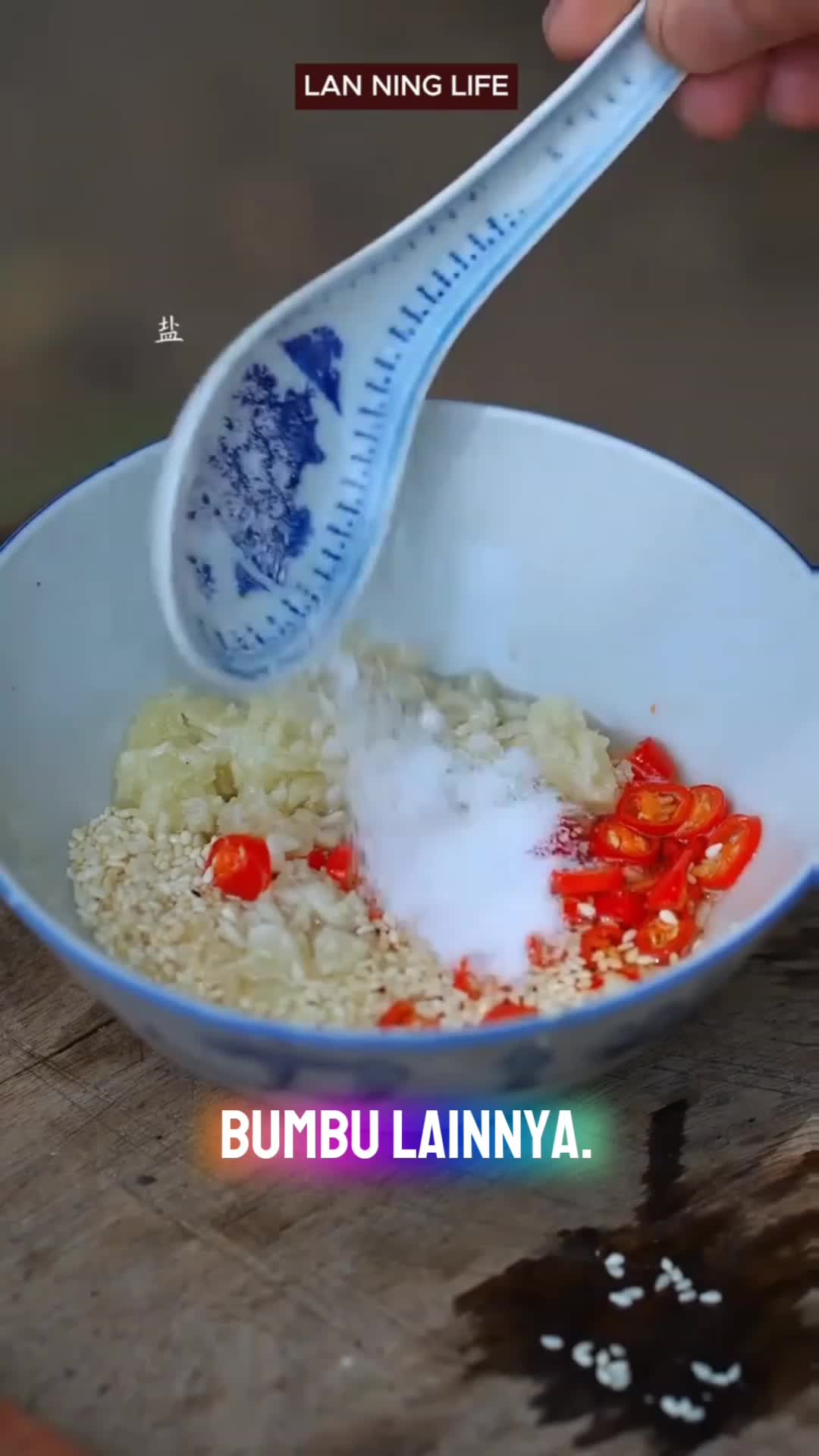 Hanya dari rumput yang tumbuh liar..
Jadilah hidangan pendamping nasi yang lezat, kaya rasa dan menggugah selera  #shortplus 