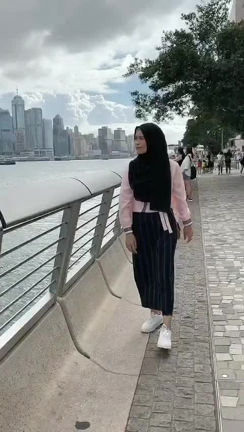 Menunggu itu memang membosankan,tapi banyak hal2 yang baik yang bisa kita lakukan di saat lagi menunggu..😊