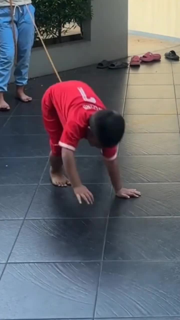 #Santuy Tim rebahan emang susah deh aah.. 🤣. Kalau ada waktu luang memilih buat santuyyyy daripada olahraga. #Santuy Definisi Kerja Santuy #