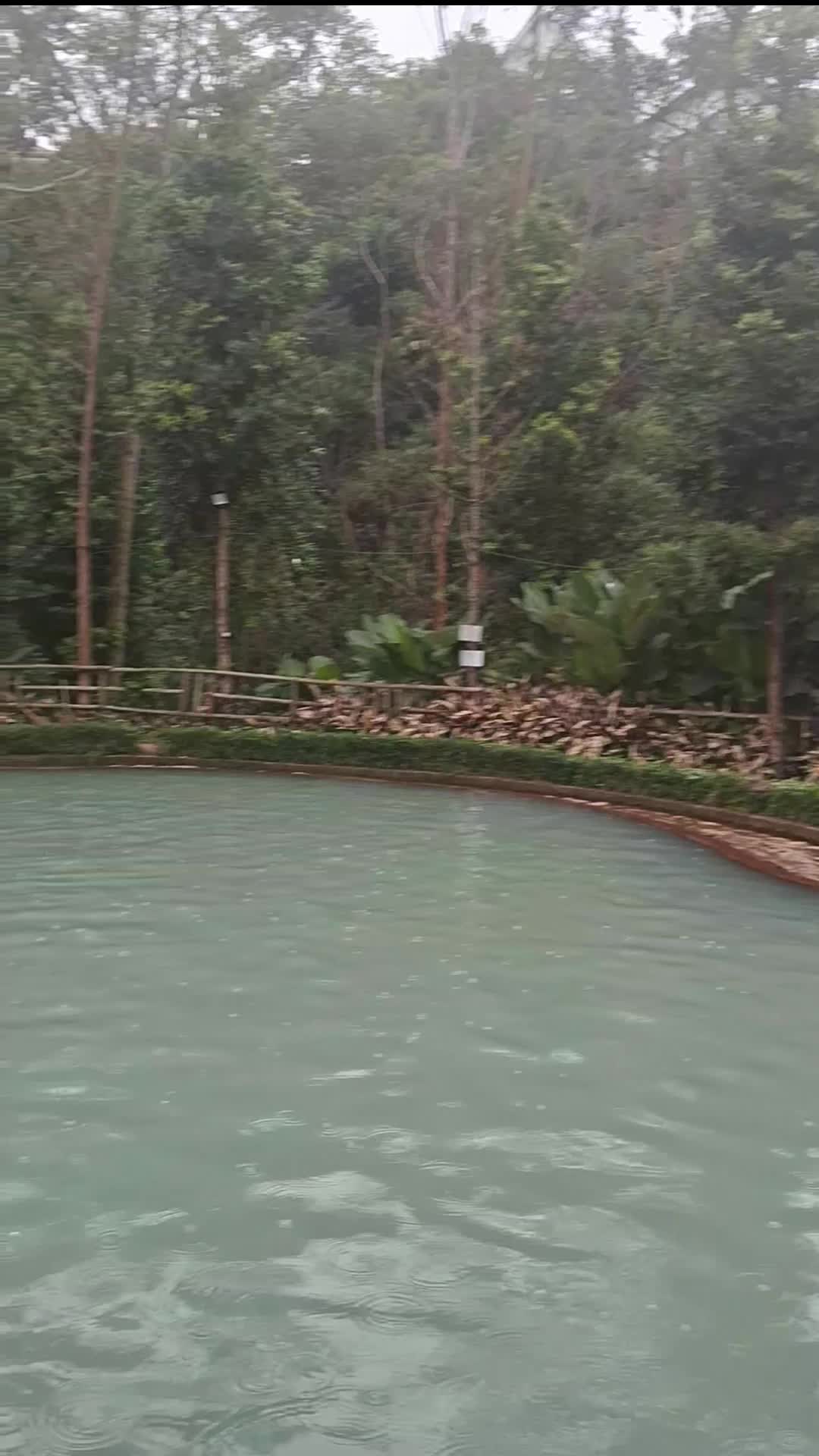 kolam air panas