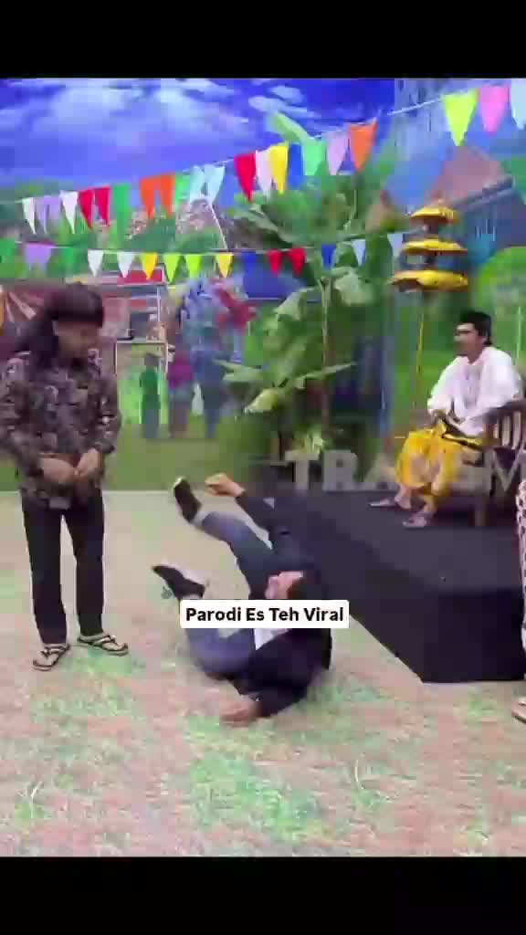 ES TEH VIRAL ?
 #comedy  #layarkomedi 