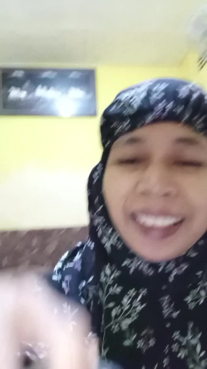 beda jilbab (al ahzab ayat 59)dan kerudung(annur ayat 31)