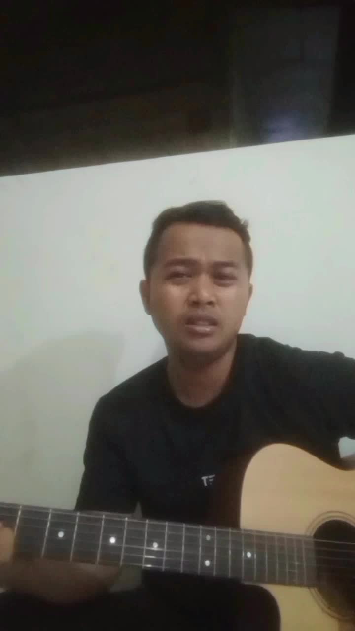 IDOL_XIII NAMA Iqbal Mustafa USIA 27 KOTA DOMISILI Bekasi JUDUL LAGU Angin rindu