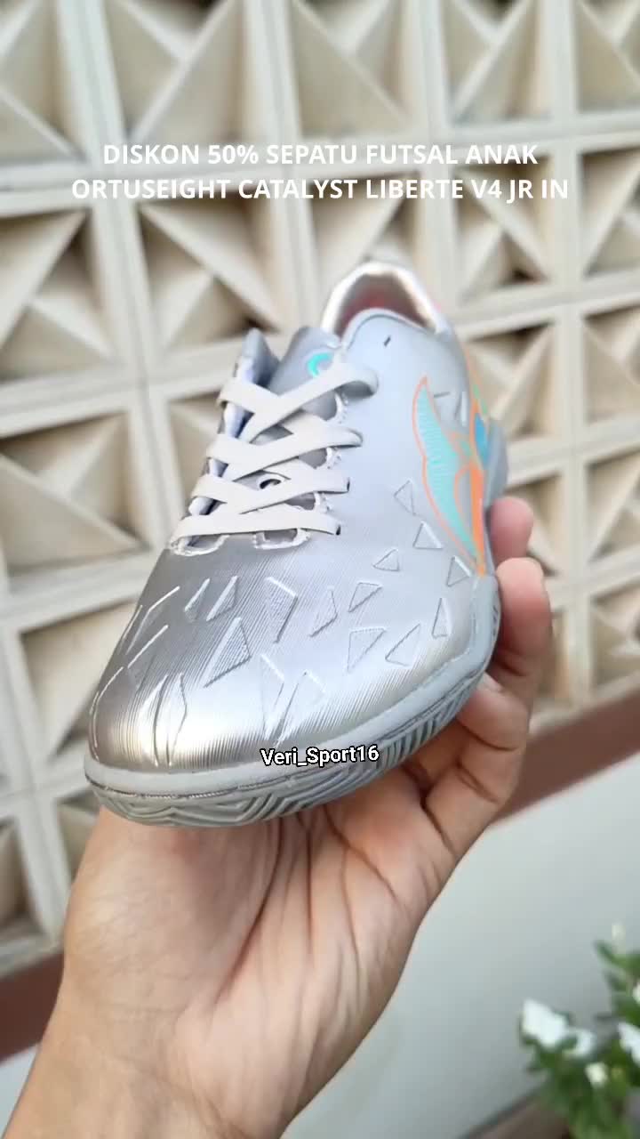 DISKON 50% SEPATU FUTSAL ANAK.
ORTUSEIGHT CATALYST LIBERTE V4 JR IN.
Rp.349.000 DISKON JADI Rp.175.000

VERI SPORT ORIGINAL GAK HARUS MAHAL!