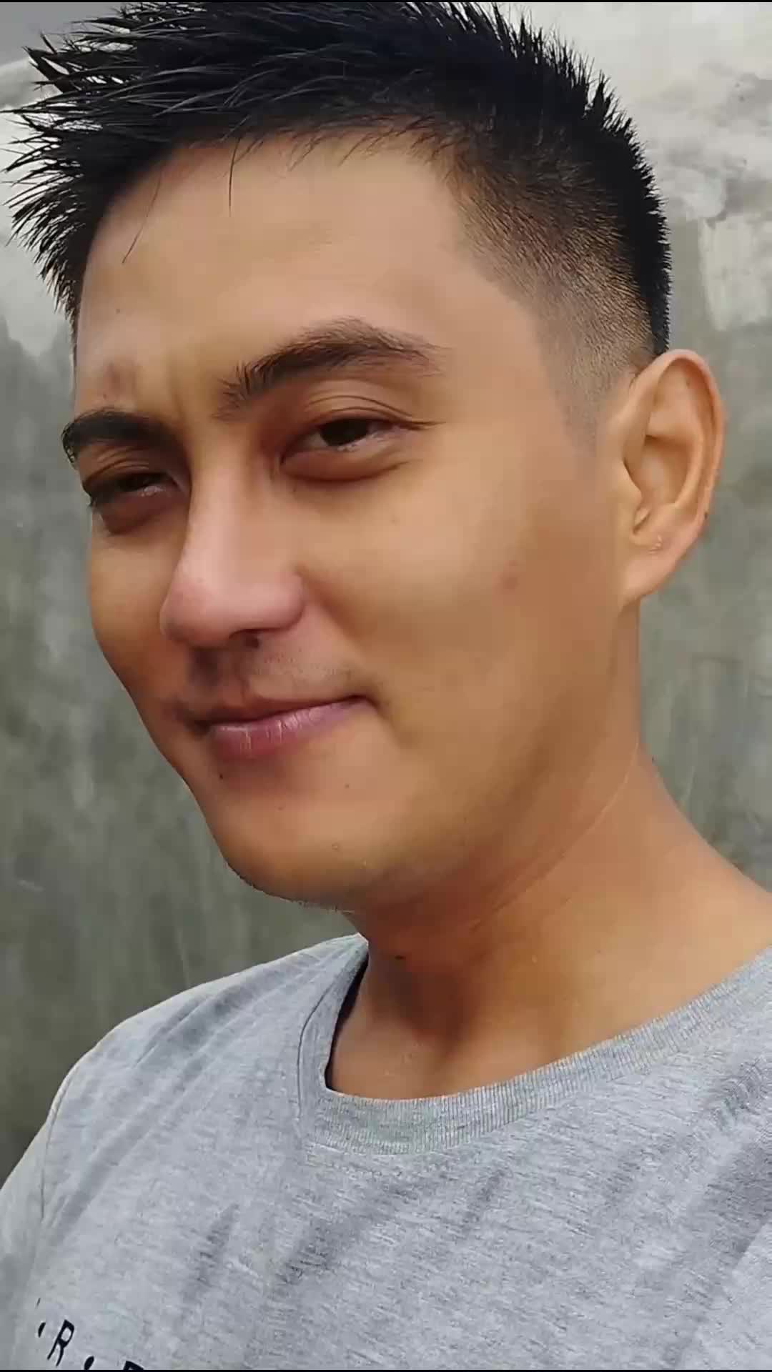 Rekomendasi sabun cuci muka untuk pria 

 #kahf #kahffacialwash 