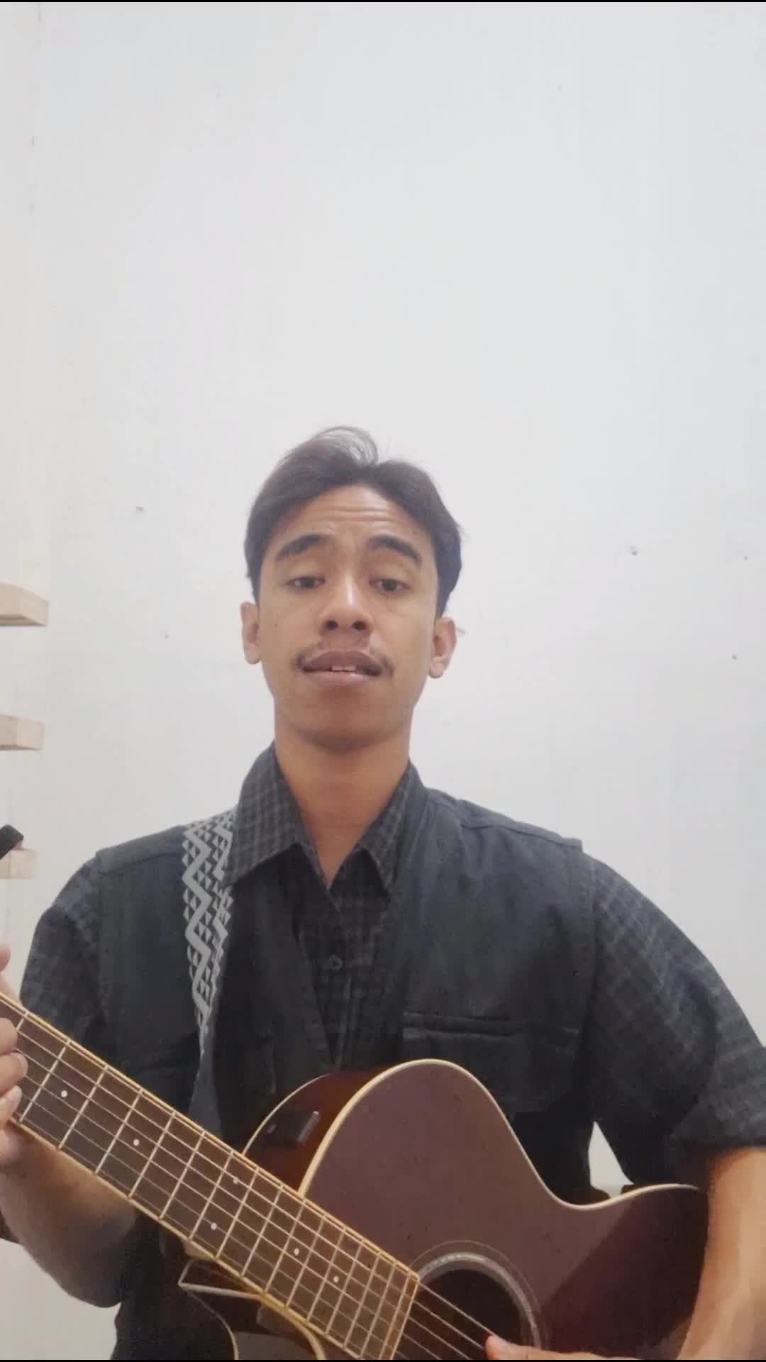 IDOL_XIV ERIN ERIANSYAH USIA 23 TAHUN DARI KOTA PALU JUDUL LAGU RINDU AGNEZ MONICA
 #IndonesianIdolXIV #HomeOfTheidols
#idollastchanceauditi