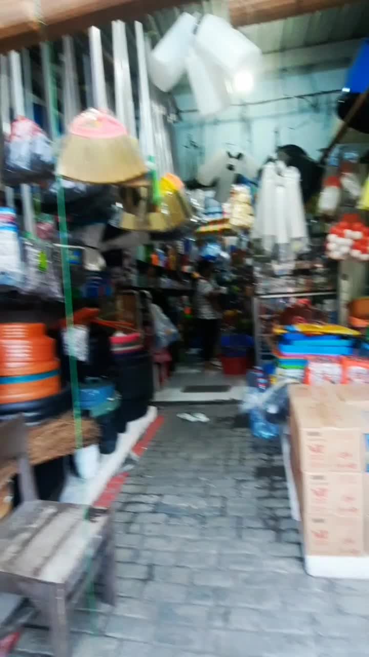 Ngak Jelas...