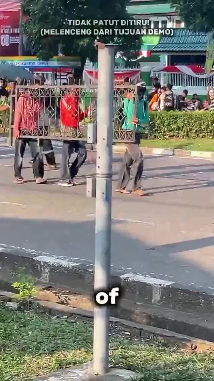 asa warga yng memanfaat kan keadaan untuk kepentingan pribadi