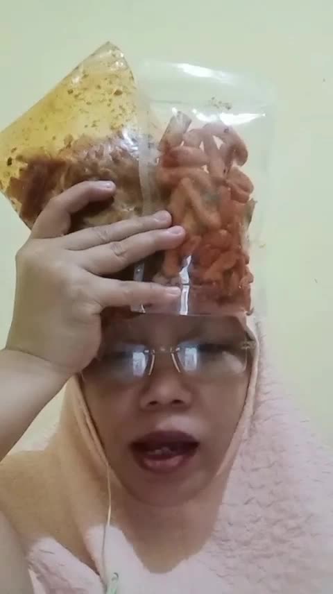 Makaroni Cikuruh 500g
Cuma 12k aja #makaroni #basreng pedas