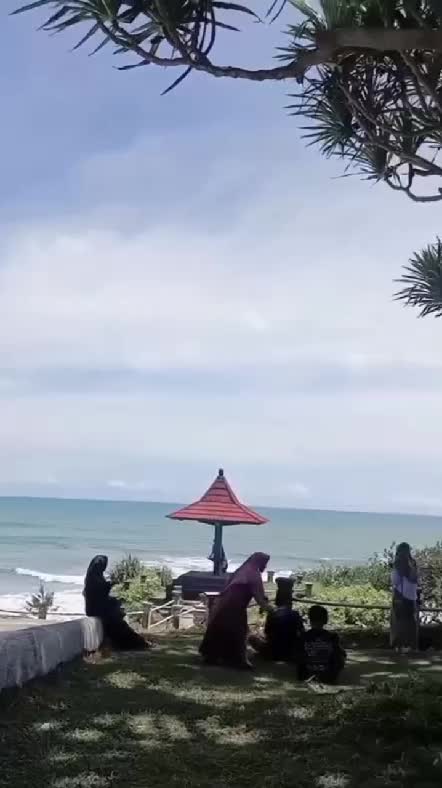 ngadem di pantai🏝 #RCTIPlus #RCTIoke 