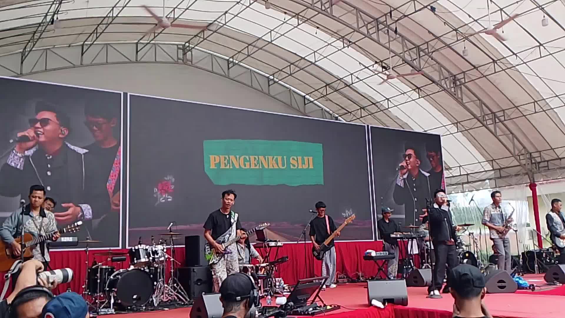 konser denny caknan di Singapore 
 #fypシ゚viral  #kbrisingapura  
 #dennycaknan #dcproduction #tenananofficial #tenananofficial_jawatimur #te