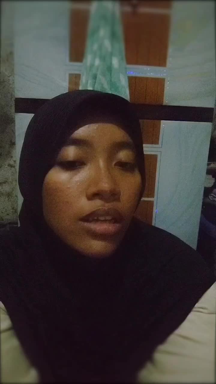 nama indah Yanti umur 18 tahun asal dari kota Cirebon judul lagu secawan madu nomor hp 0895391137536