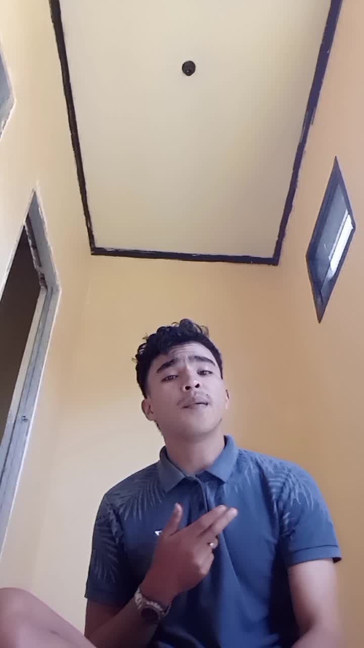 Nama:Mamat
Alamat: Sulawesi Barat 
Umur:24 tahun