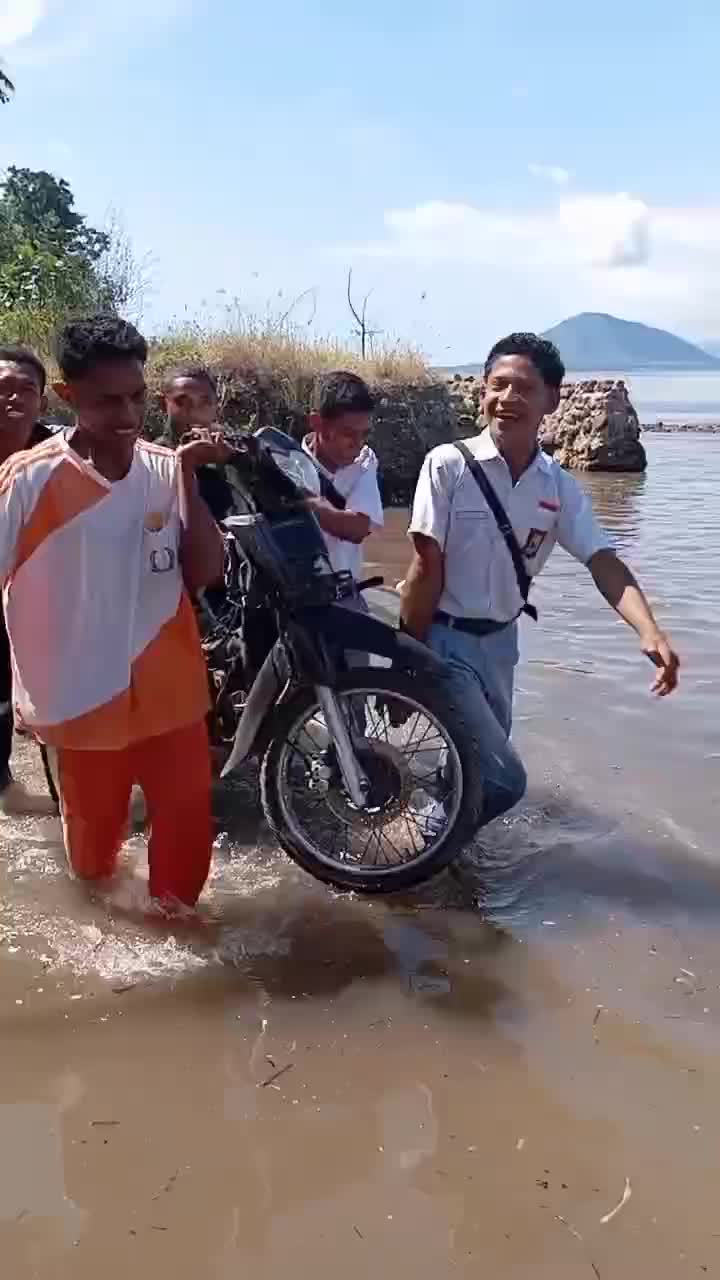 pak presiden bantu kami😃



 # viral vidio