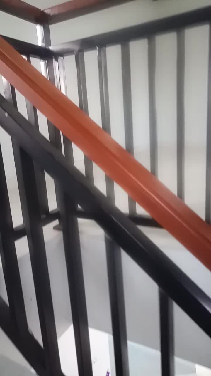 pasang railing tangga