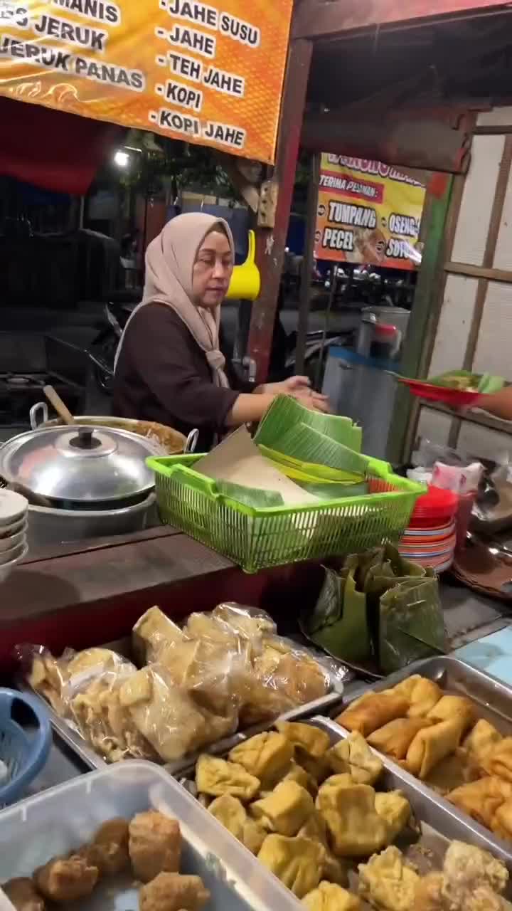 Di Sragen anda akan menemukan makanan khas yang unik yaitu sambel tumpang. Rasanya enak, harganya murah dan bikin kenyang  #HOTrctiplus 