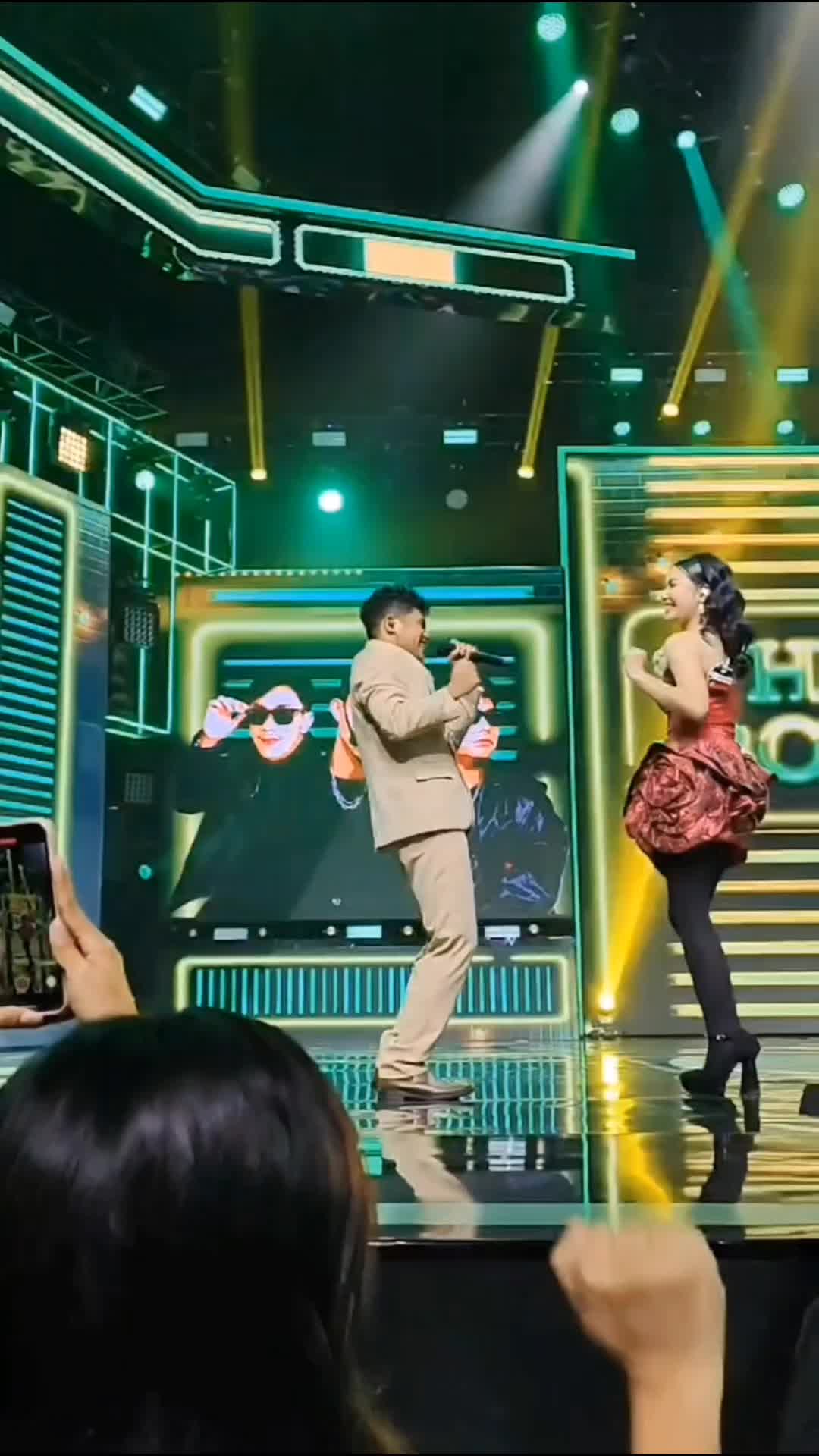 kamu 2 bikin baper se Indonesia 😂