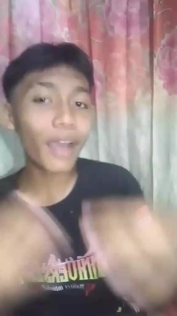 Nama:Alviano muhamad marsel umur saya:15 tahun