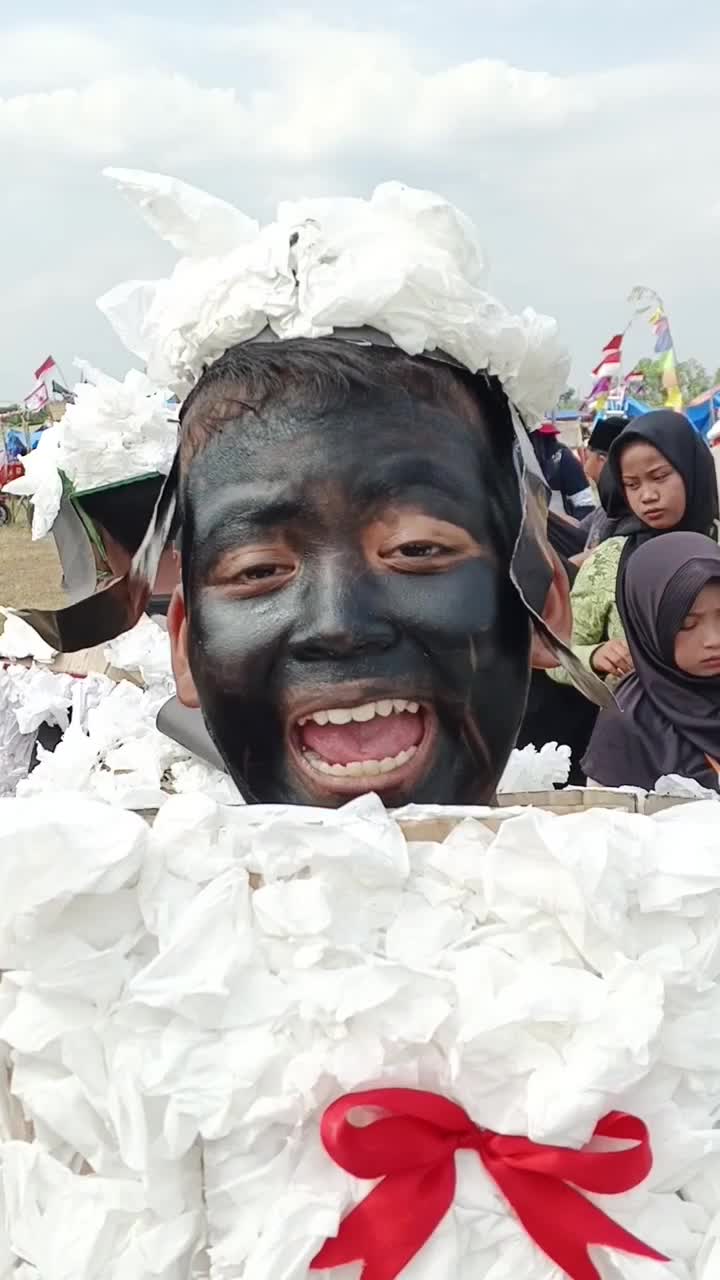karnaval kostum mbek