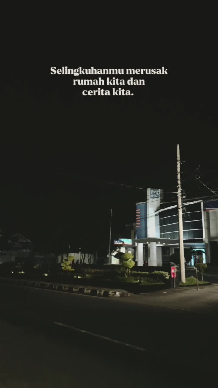 Kau dan selingkuhanmu emg sialan. 