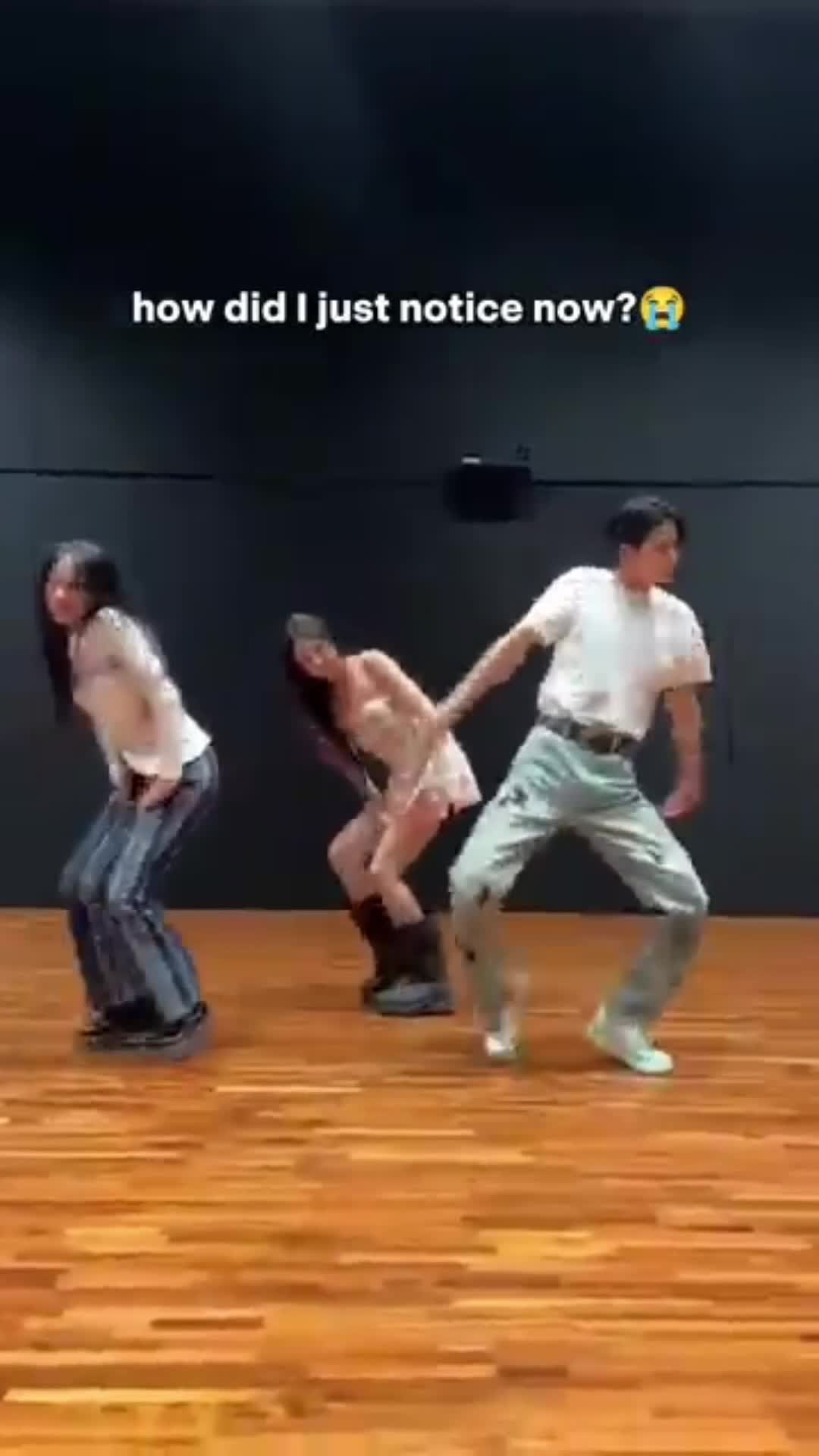 secandu itu lagu tobi memang  #dance  #dancer 