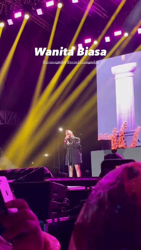 Dengerin lagu wanita biasa by Ziva Magnolya 