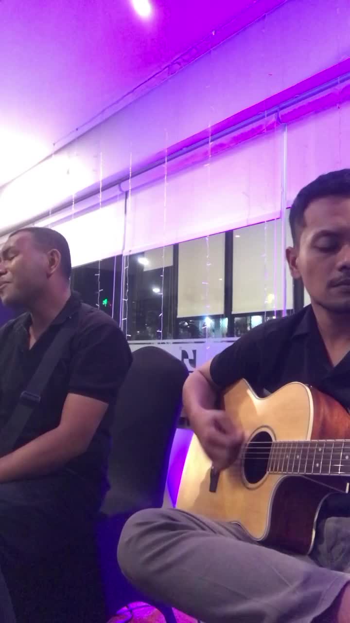 IDOL_XIII SAMSON KAPISSA 26 TAHUN BIAK-PAPUA EASY ON ME