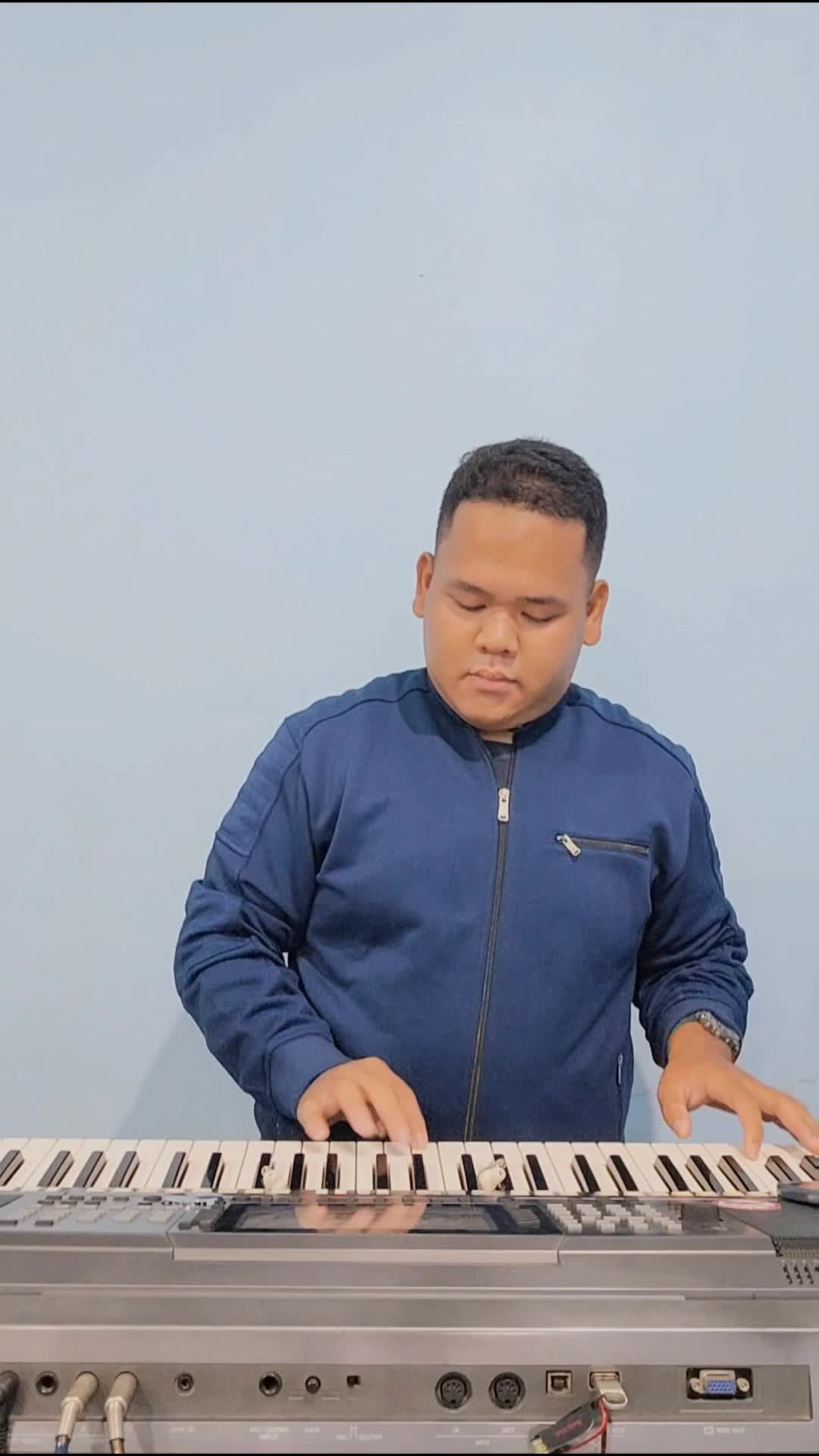 IDOL_XIII STEVANUS IMMANUEL 21 TAHUN BEKASI PERGILAH KASIH