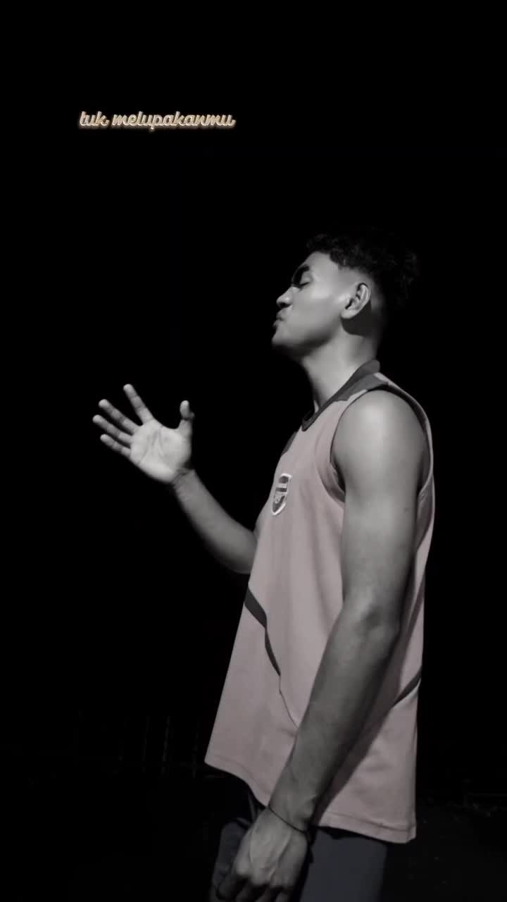 ikut Idol gak yah🙄