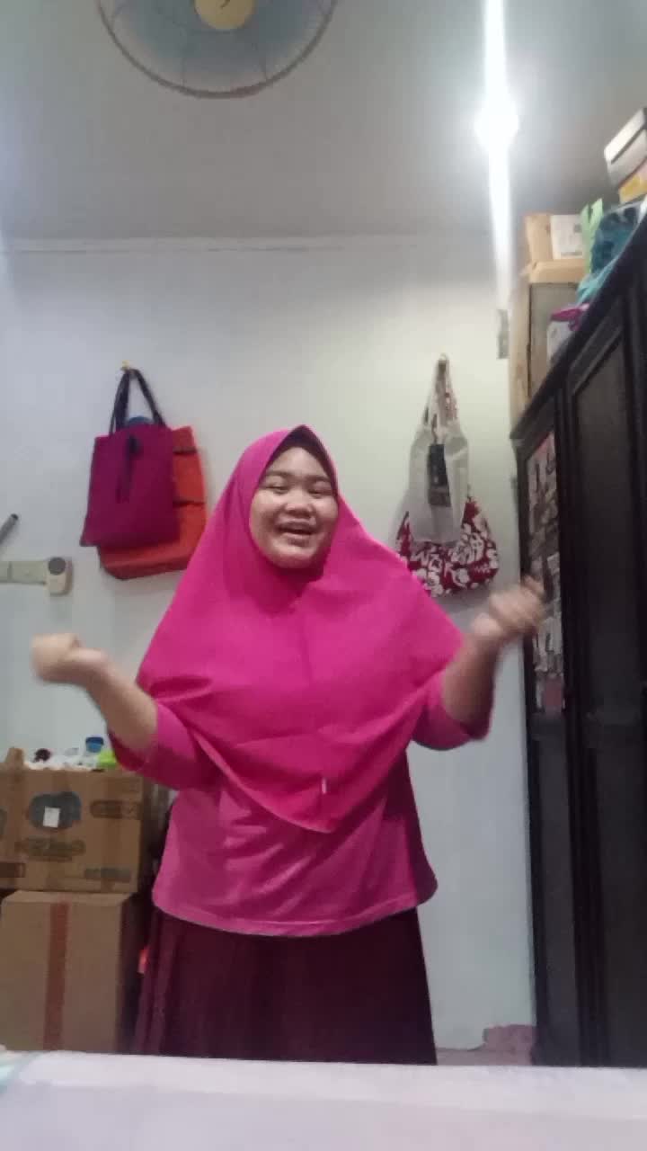 KDI 2024(spasi)Tiaranirmalasiri(spasi)riau(spasi)umur 20 tahun(spasi) loh begitu saja kok marah(spasi) hastag #OnlineAuditionKDI2024 