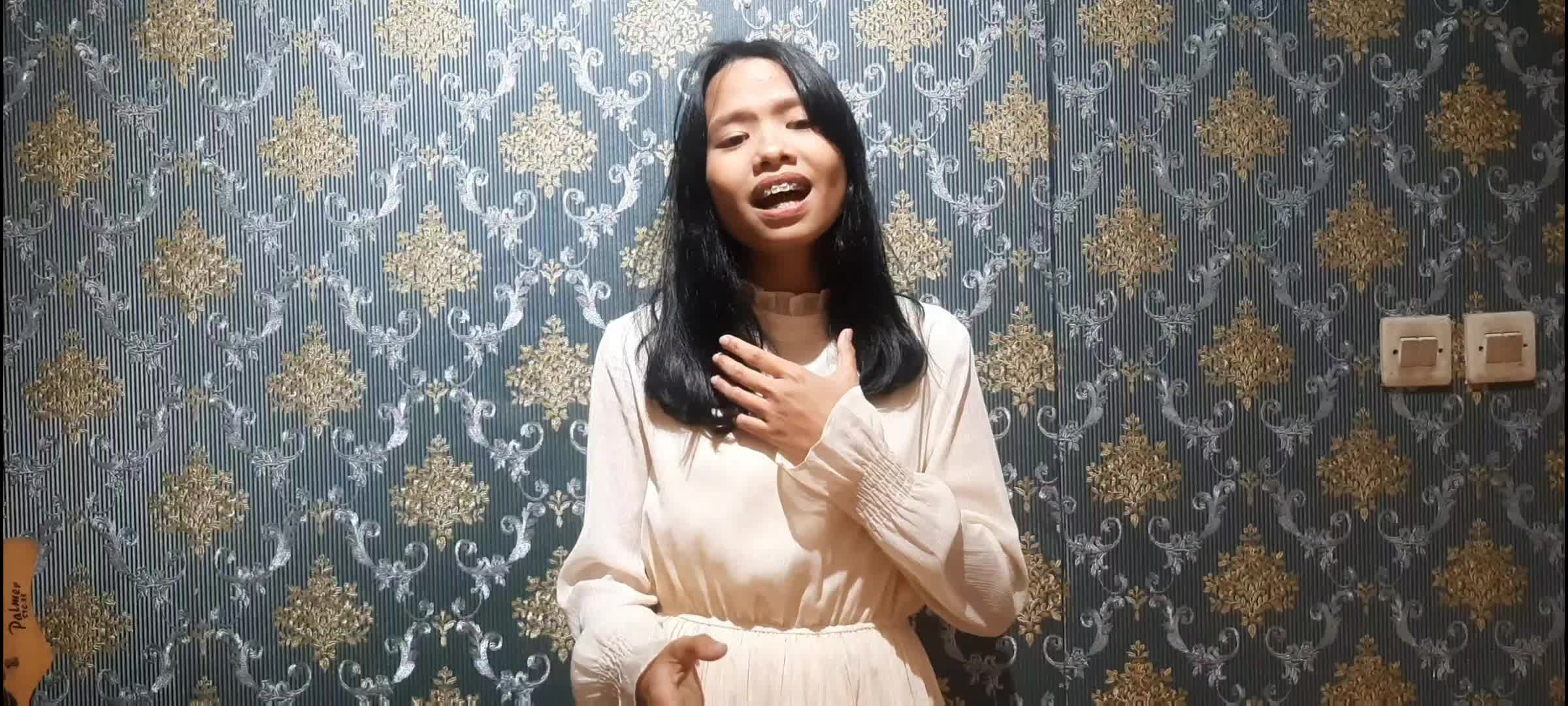 IDOL_XIV NAOMI SIANIPAR 16TAHUN BEKASI LIHATLAH LEBIH DEKAT