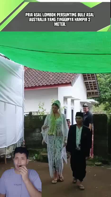 Heboh, Pria Asal Lombok Persunting Bule Asal Australia Yang Tingginya Hampir 2 Meter.  #bule  #dipersunting  #pria  #lombok 