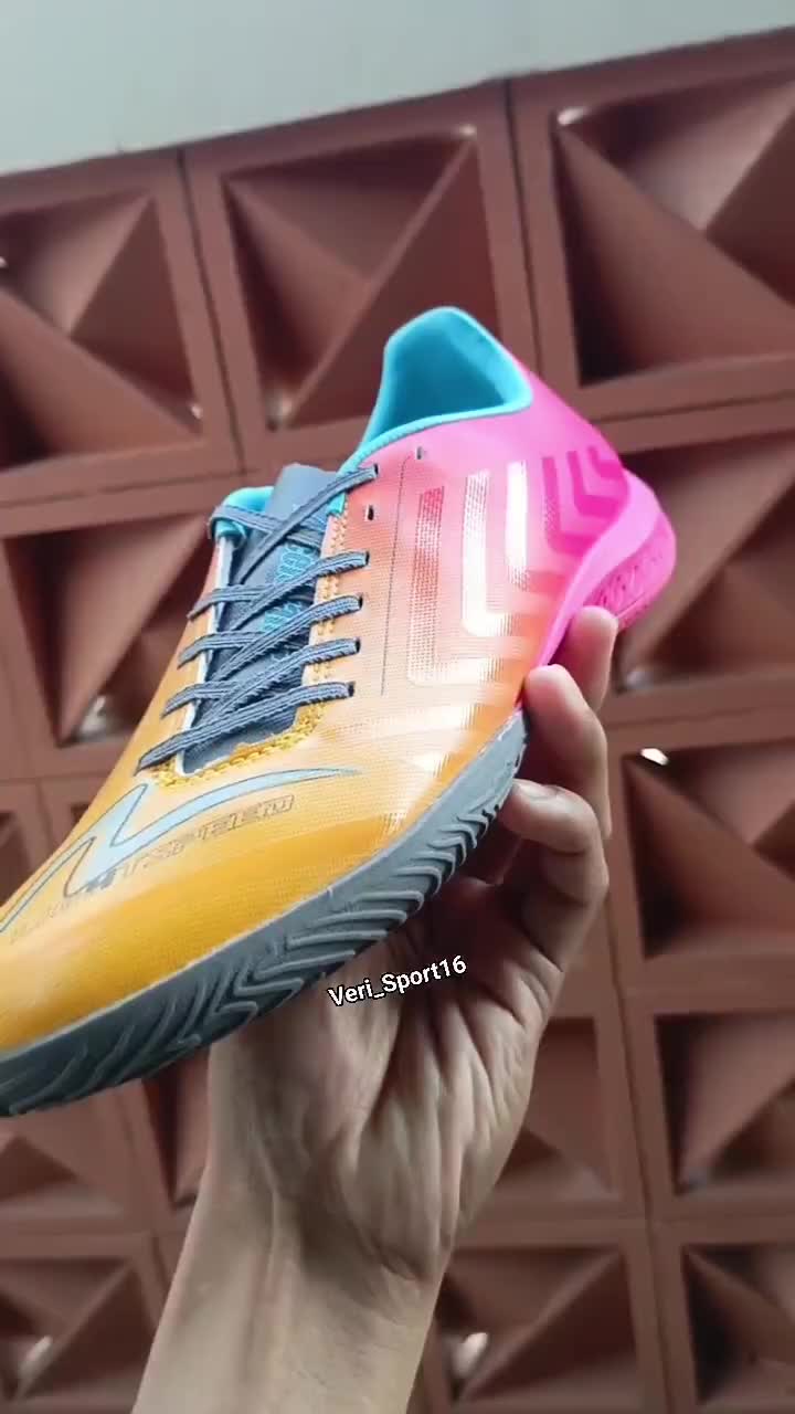 DISKON 60% SEPATU FUTSAL ORIGINAL.
SPECS LIGHTSPEED 4 PRO IN.
Rp.599.800 JADI Rp.240.000.

VERI SPORT ORIGINAL GAK HARUS MAHAL.
ORDER KLIK 👇