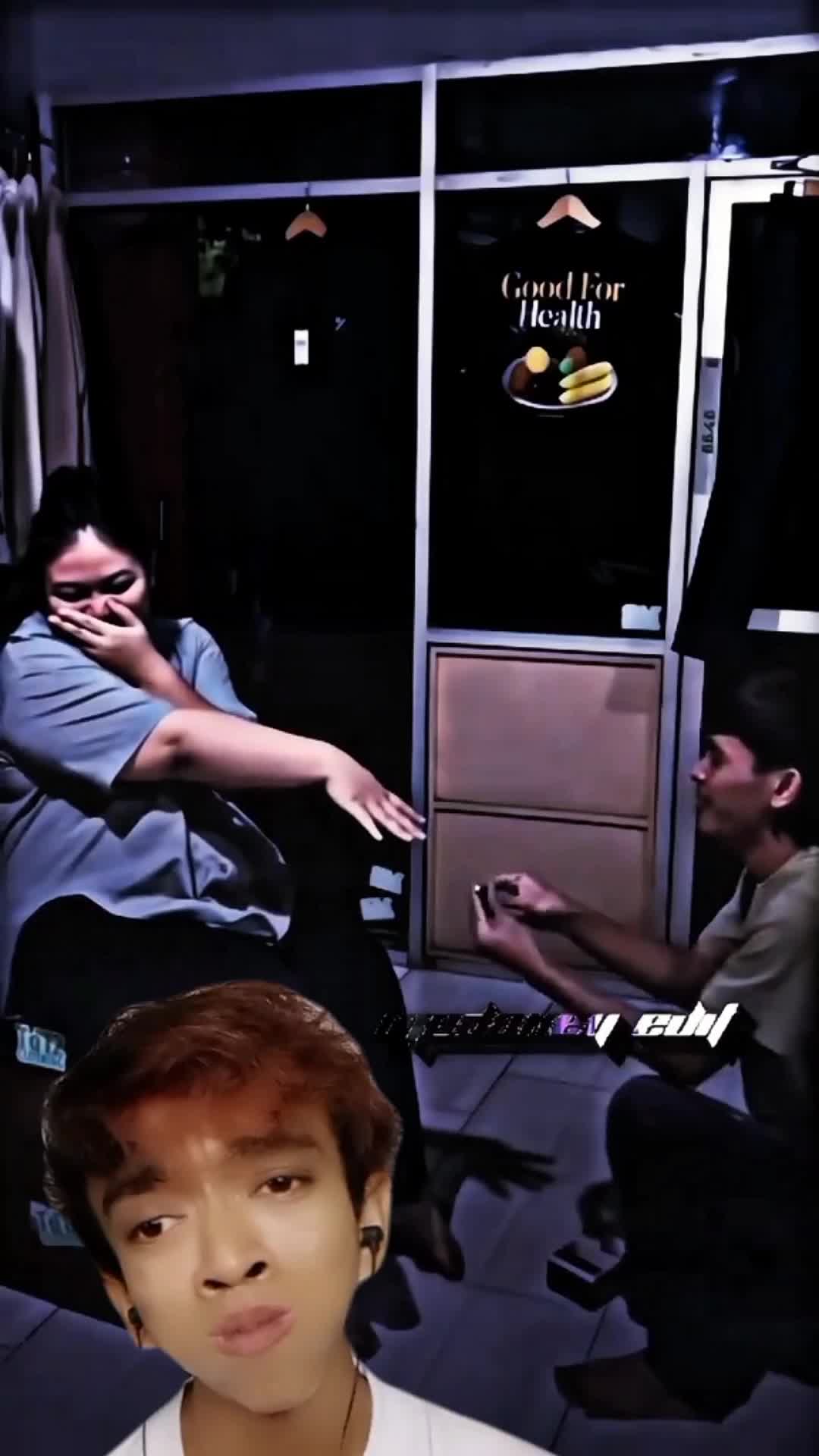 dikira romantis ternyata malah😭😭😭😭😭🤣🤣🤣🤣 #reactiont #duett #funny #videolucu 