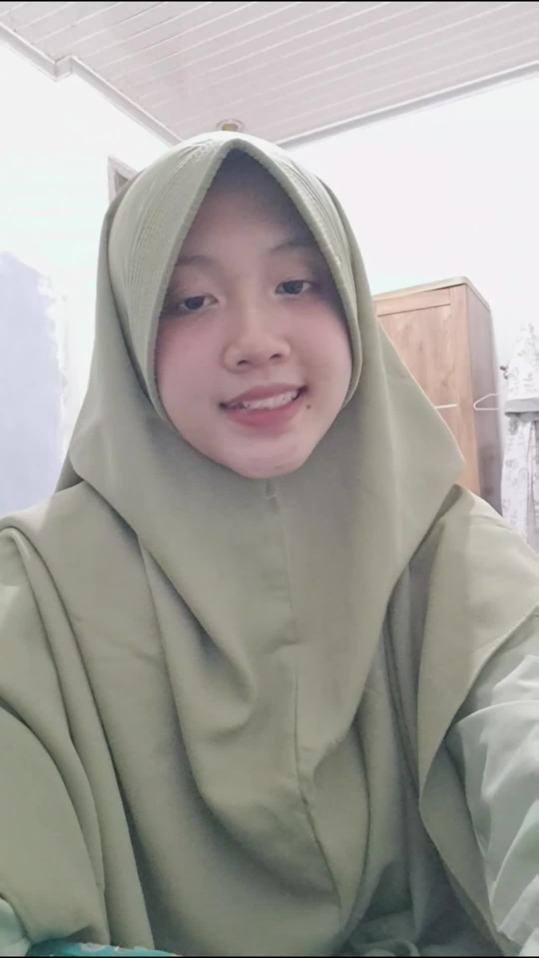 IDOL_XIV AISYAH AZ ZAHRA 16 TAHUN BANDAR LAMPUNG EVERY SUMMERTIME NIKI